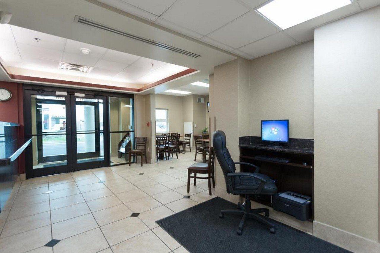 Travelodge By Wyndham Romulus Detroit Airport Esterno foto