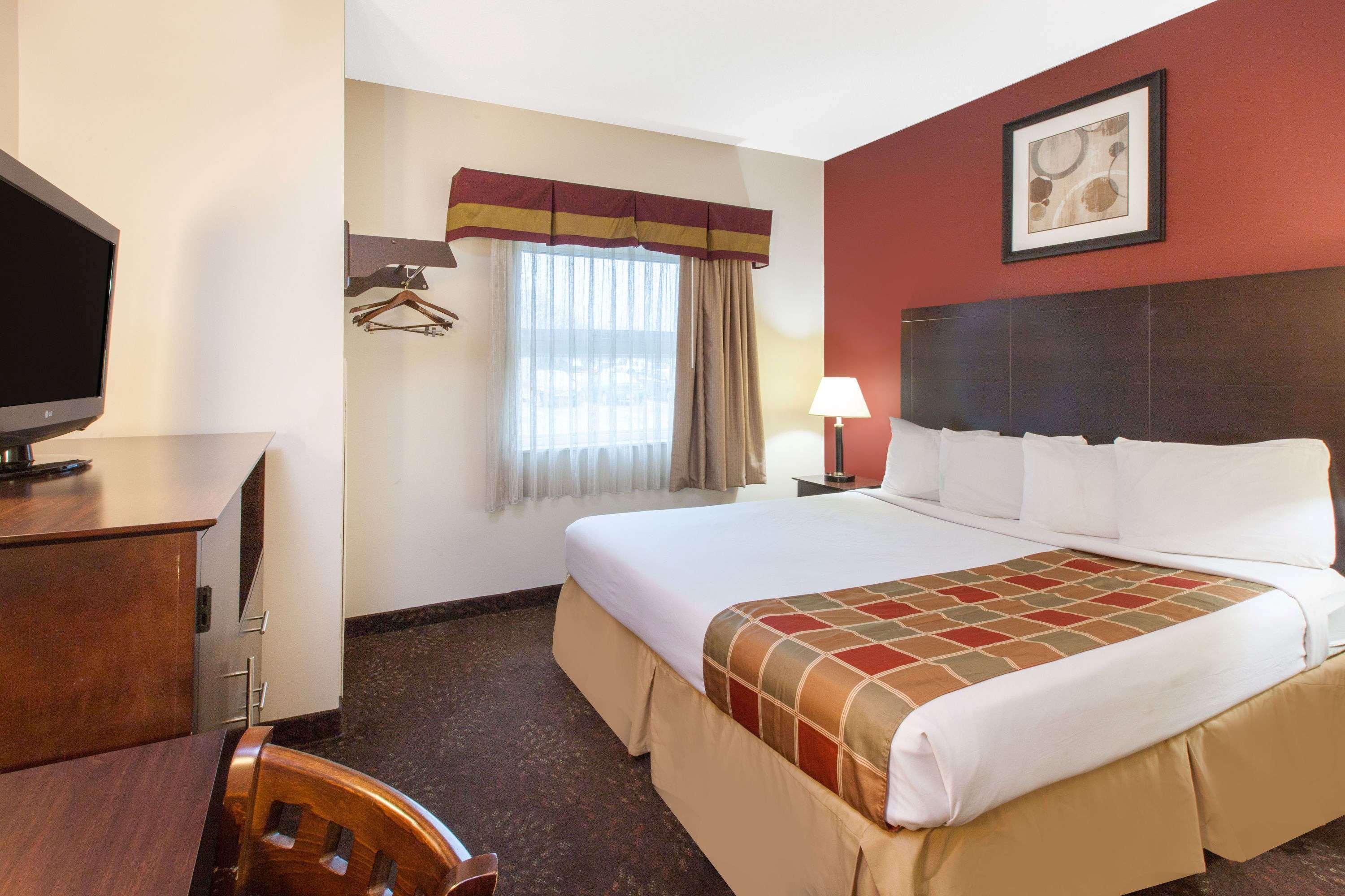 Travelodge By Wyndham Romulus Detroit Airport Esterno foto